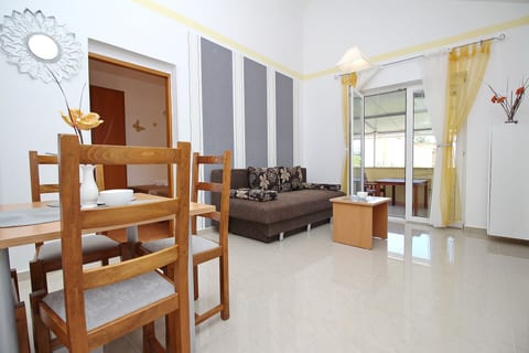 Apartments Zarok - Unit 54353-61