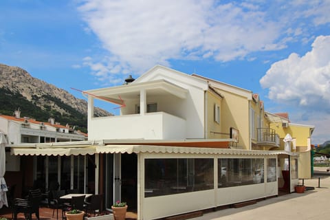 Apartments Zarok - Unit 54356-61