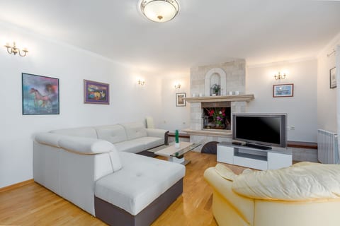 Apartment Paradiso 6 - Unit 209170-5