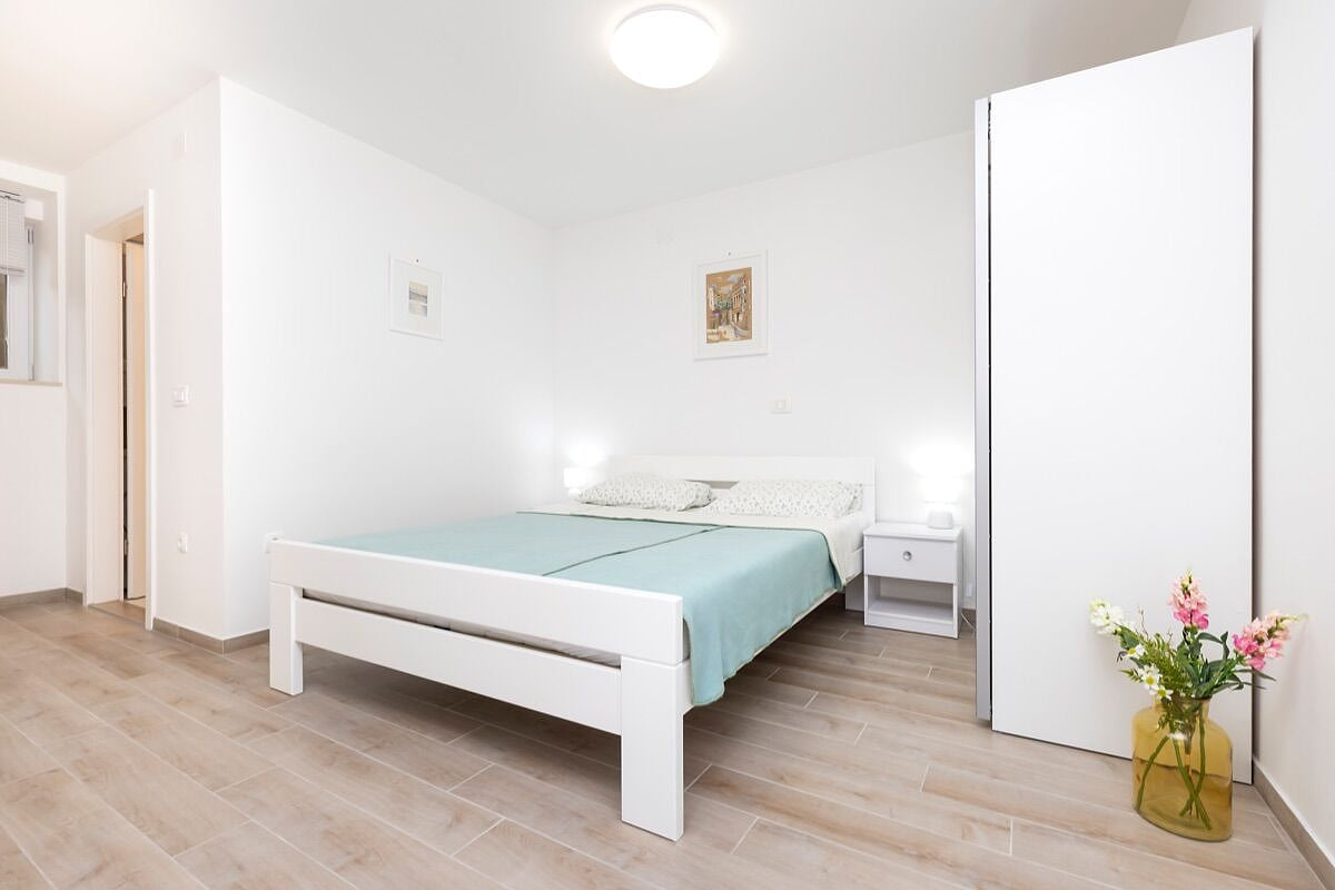 Apartment MORRIS - Unit 209600-5