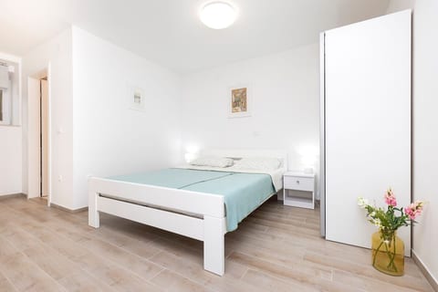 Apartment MORRIS - Unit 209600-5