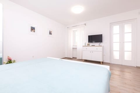 Apartment MORRIS - Unit 209600-5