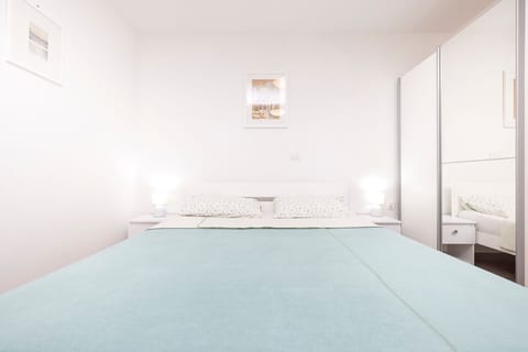 Apartment MORRIS - Unit 209600-5