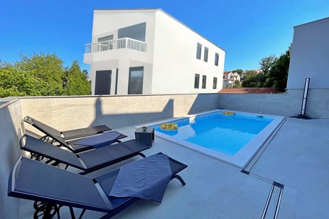 Apartments Bonum with Private Pool - Unit 376061-13