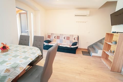 Apartments LINDA Beach Apartments - Unit 205170-5