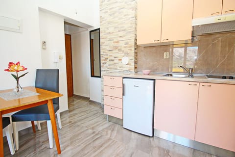Apartments Brnić - Unit 53063-61