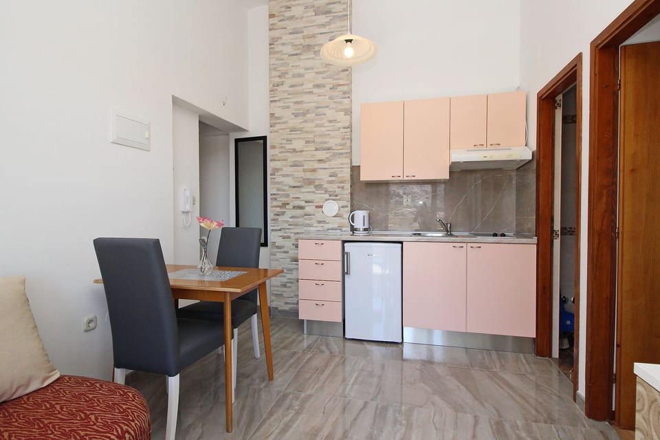 Apartments Brnić - Unit 53063-61