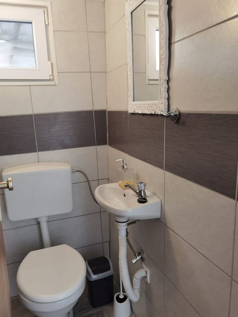 House Holiday House Rosemary - Unit 370411-13