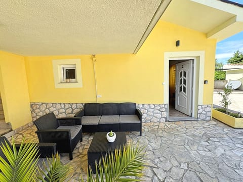 Apartments Top - Unit 54442-61