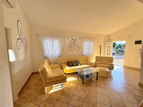 Apartments Top - Unit 54442-61