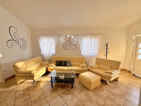 Apartments Top - Unit 54442-61