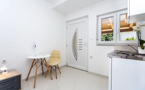 Apartments BERISHA I - Unit 202581-5
