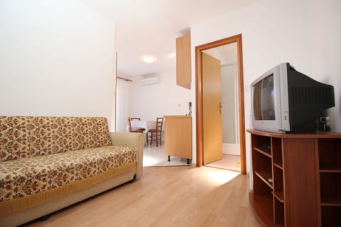Apartments Capić Zarok - Unit 54345-61