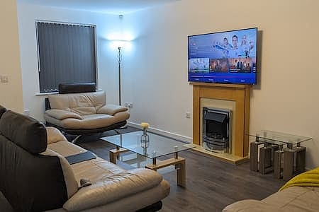 CLARITURF - 4 Bed House-Stadia,Parks,Canal & Sites-SkyN'flix - Burnley
