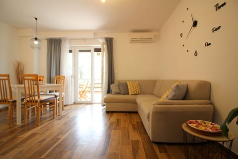 Apartment Jakomina 1 - Unit 209392-5