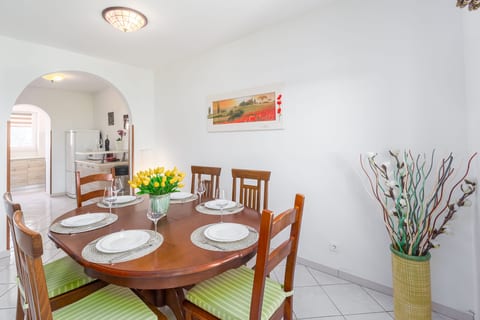 House Oliva - Unit 370409-13