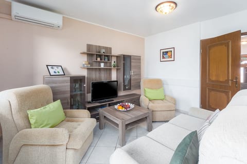 House Oliva - Unit 370409-13