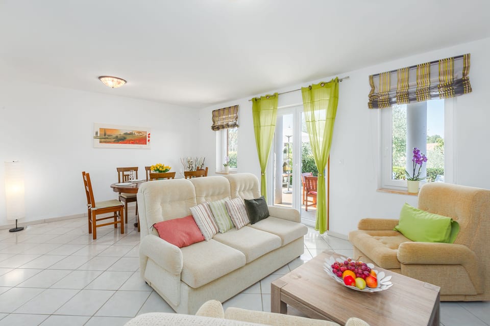 House Oliva - Unit 370409-13