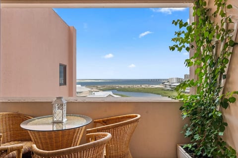 Jetty East | Sleeps 4 | Paradise Palms | Pool | Private Beach
