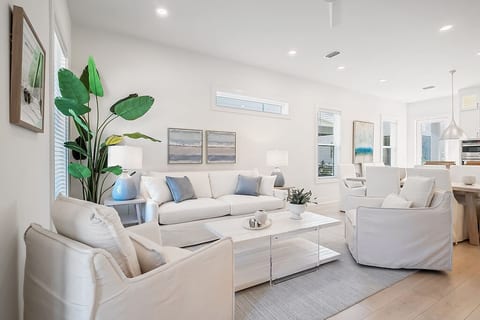 Luxury Home, Sleeps 16, Palm & Pearl, Pool, Inlet Beach