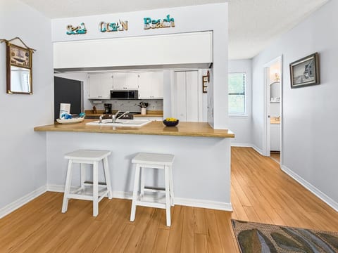 Pool | Sleeps 6 | Salty Seagrove | Walk to Beach | Seagrove