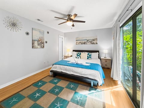 Pool | Sleeps 6 | Salty Seagrove | Walk to Beach | Seagrove
