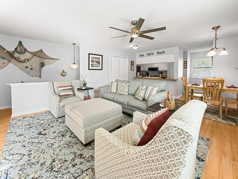 Pool | Sleeps 6 | Salty Seagrove | Walk to Beach | Seagrove