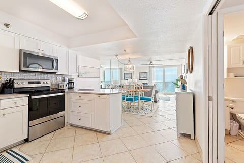 Beachfront 30A | Pool | Endless Horizons | Sleeps 6 | Saagrove
