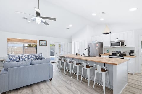 Walk to Beach | Sleeps 8 | Firepit | Beachcombers Nook | Panama City Beach