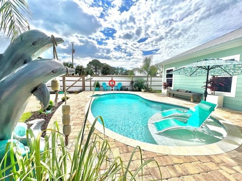Walk to Beach | Two Fins Up | Private Pool | Golf Cart | Panama City Beach