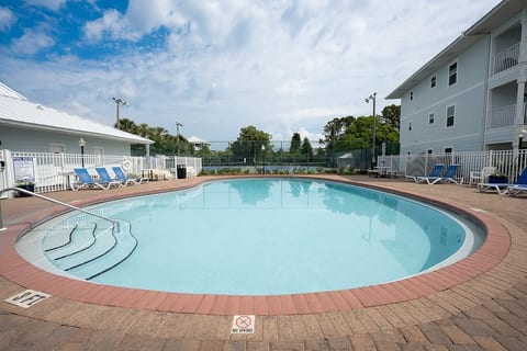 Pool | Walk to Beach | Salt & Seagrove | Tennis | Seagrove