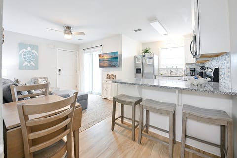 Pool | Walk to Beach | Salt & Seagrove | Tennis | Seagrove