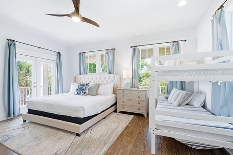 30A | Pool | Sunnyside Up | Walk to Beach| Golf Cart | Seagrove