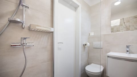 Apartments Dekanić Dalibor - Unit 209032-5