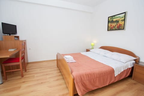 Apartments Dekanić Dalibor - Unit 209032-5