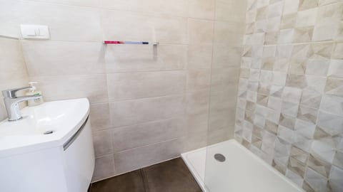 Apartments Dekanić Dalibor - Unit 209032-5
