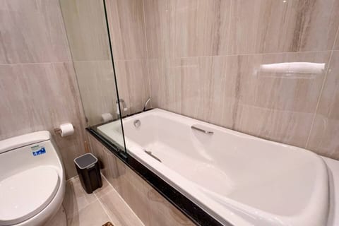 1 BR Brand New Modern Luxury Condo