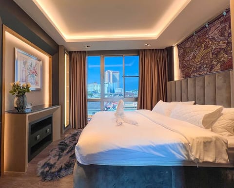 1 BR Brand New Modern Luxury Condo