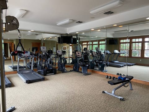 Lakeside Clemson Condo | 4K TV | Xbox | Queen Beds