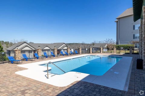 Lakeside Clemson Condo | 4K TV | Xbox | Queen Beds