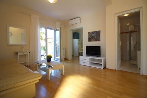 Apartment Paradiso 1 - Unit 209008-5