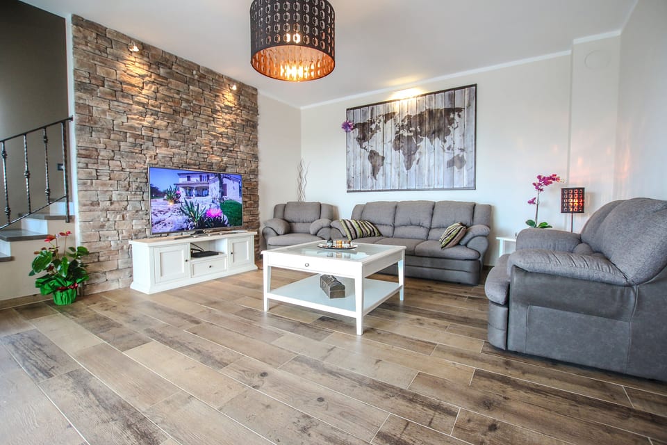Villa Elizabet - Unit 209744-5