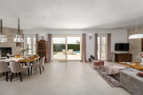 Villa Bincila Exclusive - Unit 370107-13