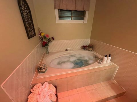 Stylish Getaway 3BR w/ Heated Pool & Free Parking