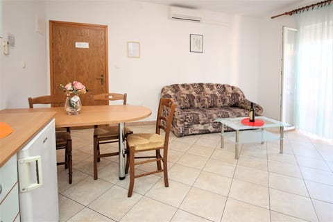 Apartments Lucijana - Unit 54107-61