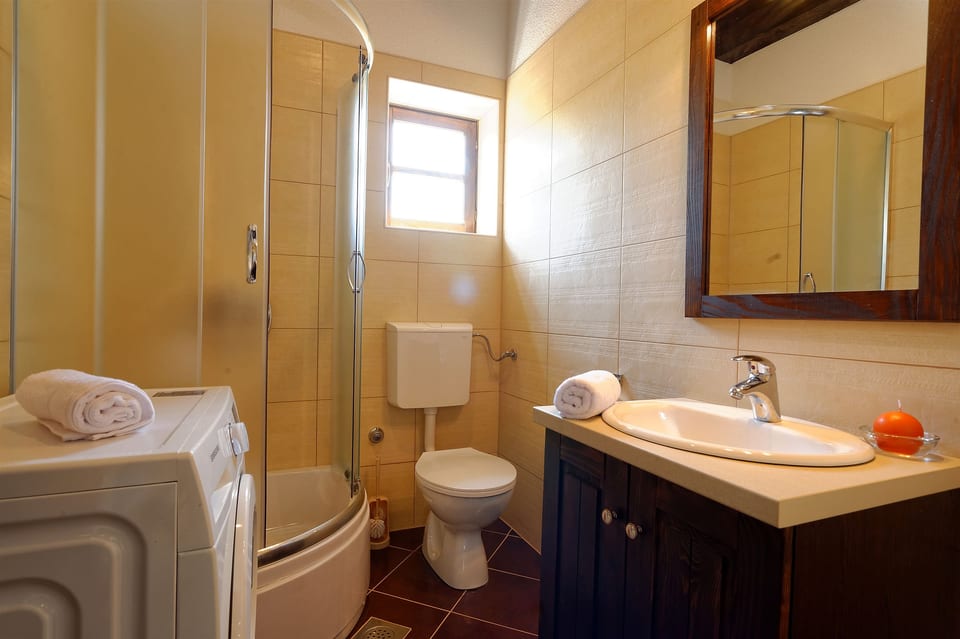 House Sandra - Unit 129878-5