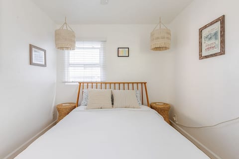 Clean and comfortable linens. 