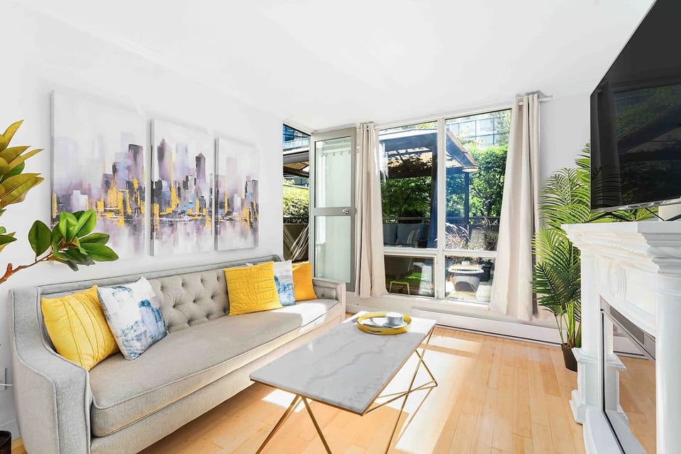 Outdoor Living Coal Harbour Secured Parking - Vancouver