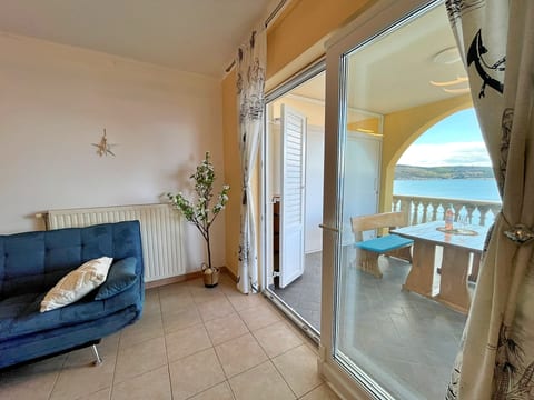 Apartments Neptun with Sea View - Unit 371018-13
