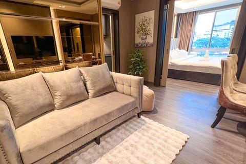 Modern Luxury 1BR @ Night Bazaar Chiang Mai